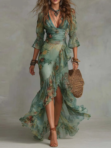 Vestido longo transpassado com estampa floral retrô e romântica