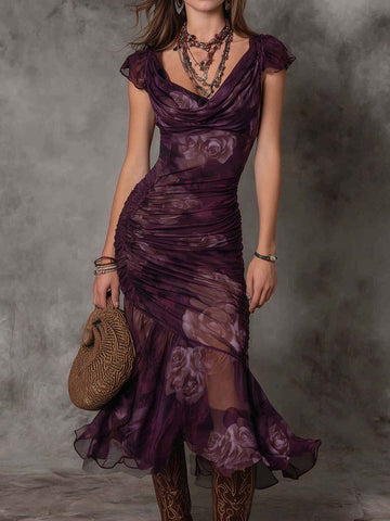Vestido Midi Retrô de Chiffon com Drapeado no Decote, Estampa Floral de Rosas e Franzido