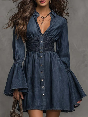 Vestido Jeans Curto Boho Vintage com Gola, Botões Frontais, Cintura Franzida e Manga Longa Flare