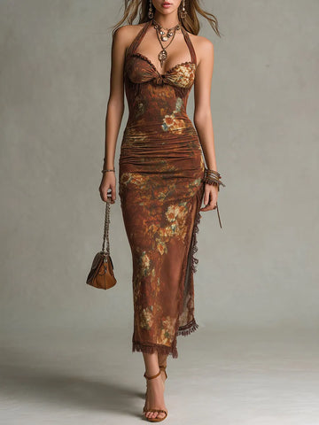 Vestido Longo com Estampa Floral Vintage, Decote Halter e Fenda