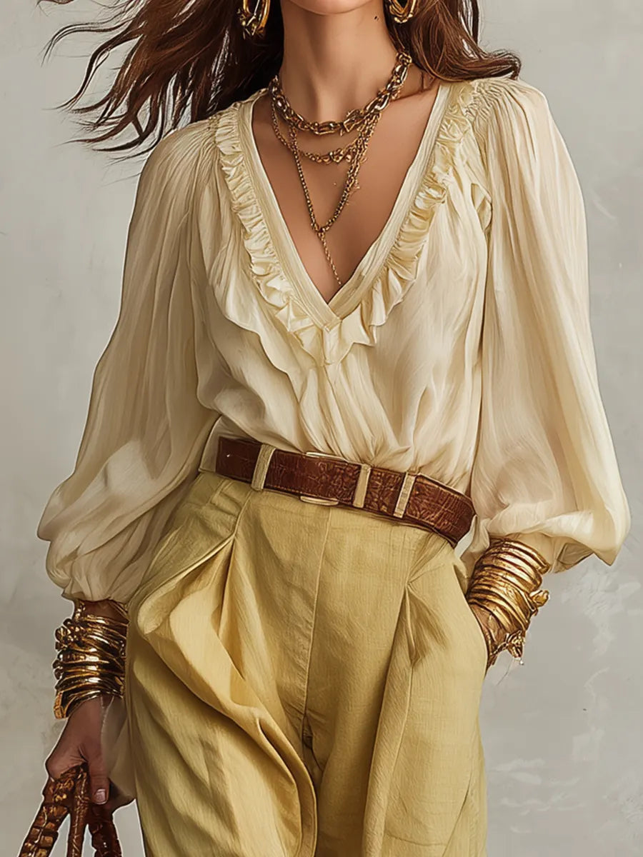 Ensemble Blouse à Volants Crème Raffinée et Pantalon Tailleur