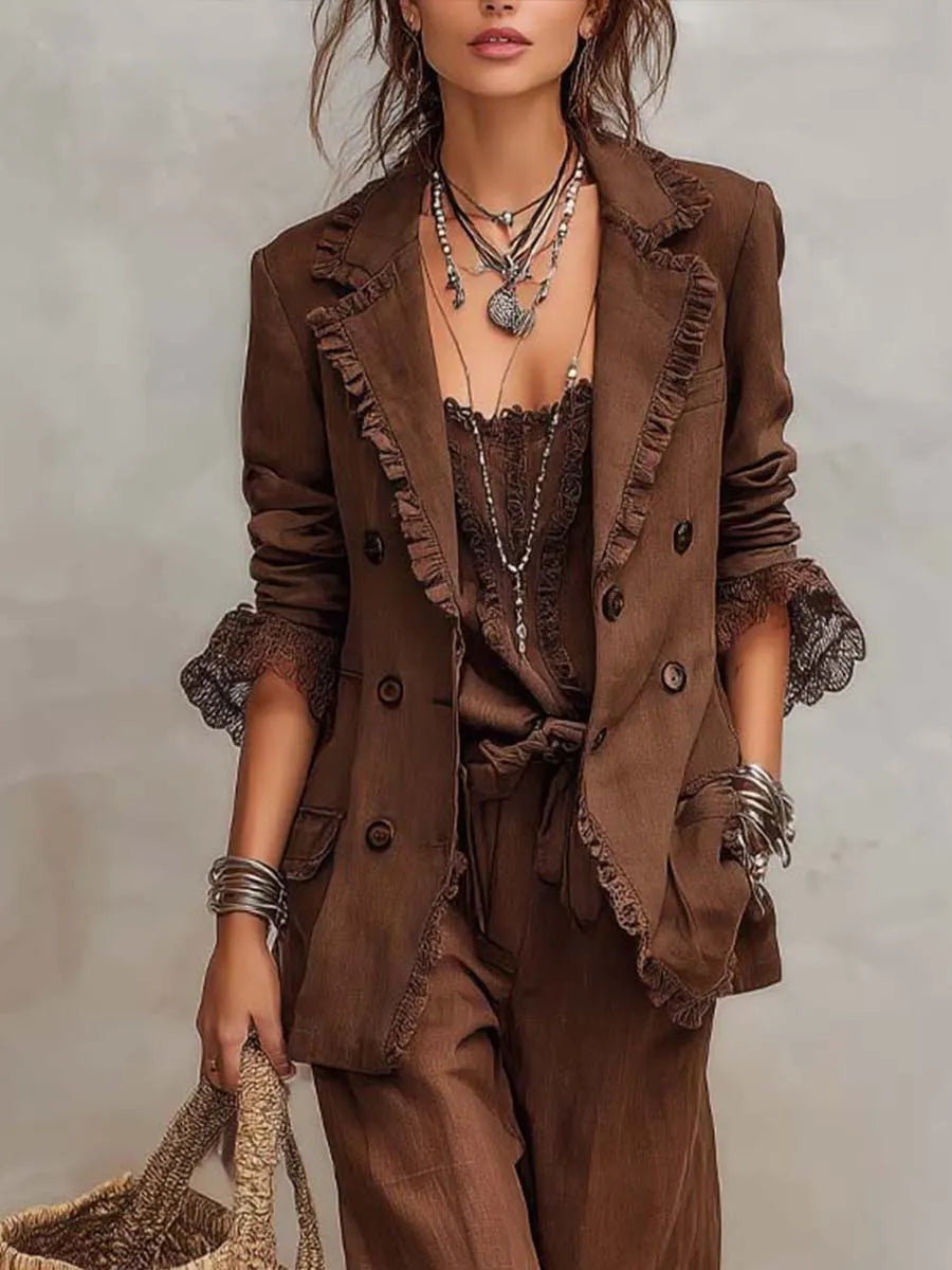 Ensemble tailleur en coton et lin avec revers en dentelle vintage