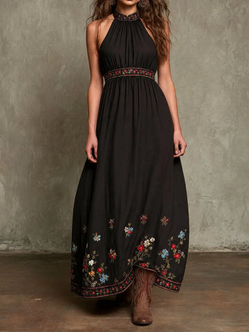 Vestido Longo Boho Western Preto com Bordado Floral e Gola Halter