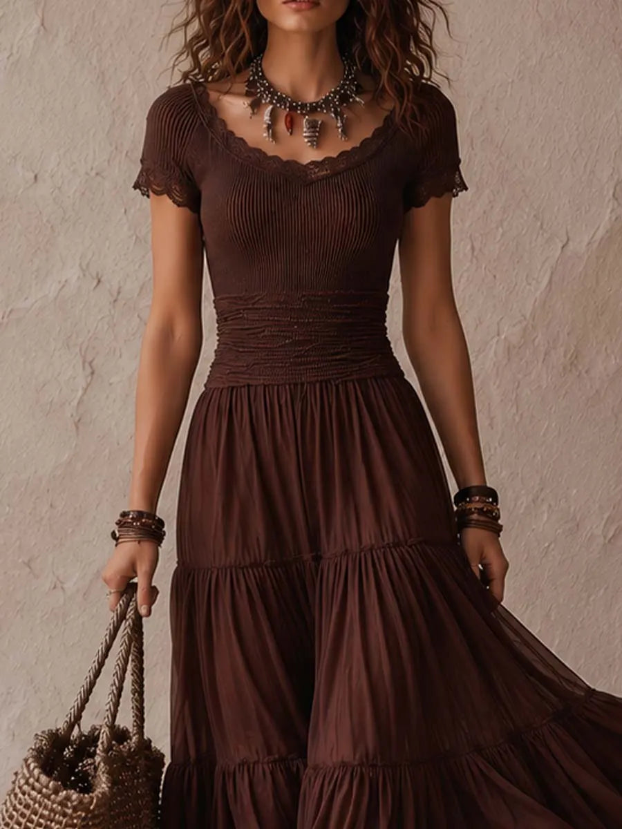Robe mi-longue en mousseline tricotée avec bordure en dentelle rétro