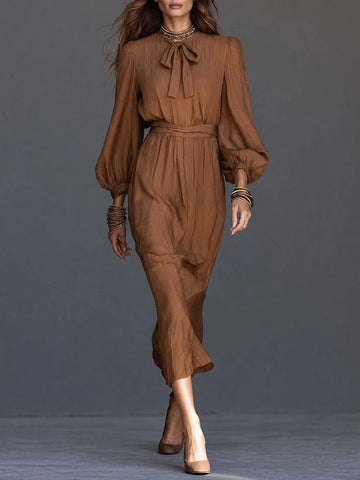 Robe midi marron bohème à col noué, manches bishop et ceinture