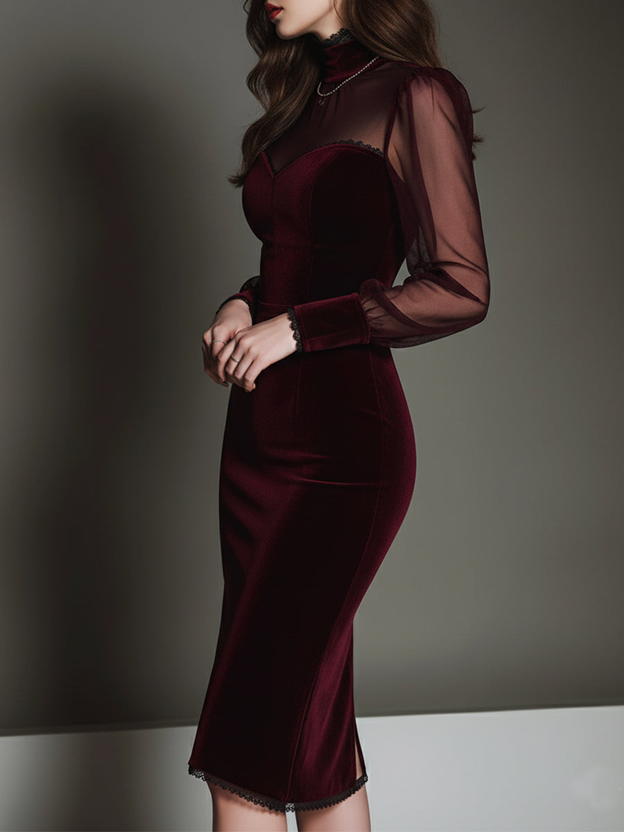 Robe midi élégante et ajustée en maille de polyester velours, décolleté en cœur, surpiqûres.