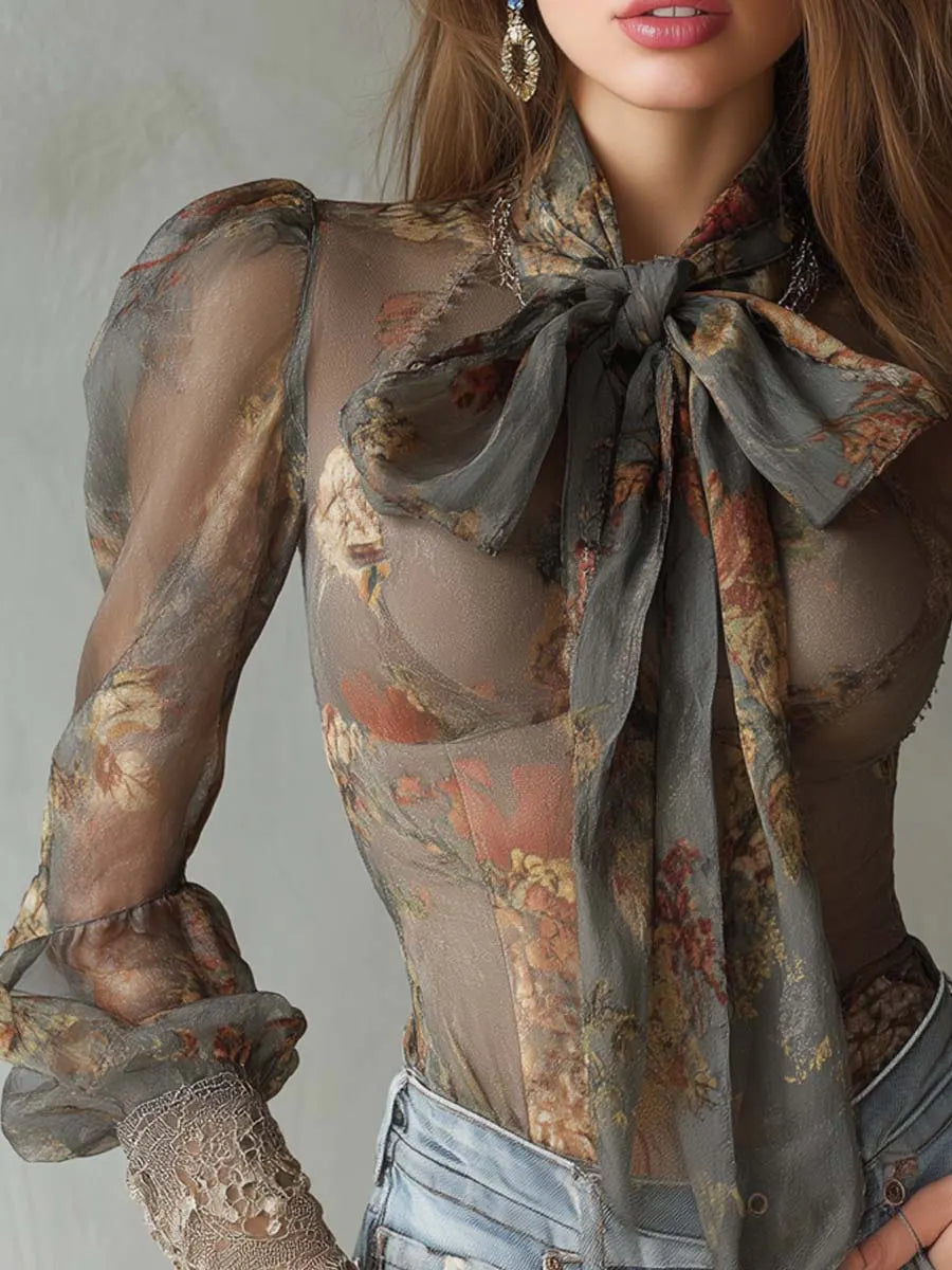 Chemisier en mousseline noué devant à fleurs style peinture à l'huile vintage