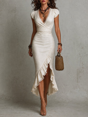 Vestido Midi Justo com Fenda e Renda Elegante