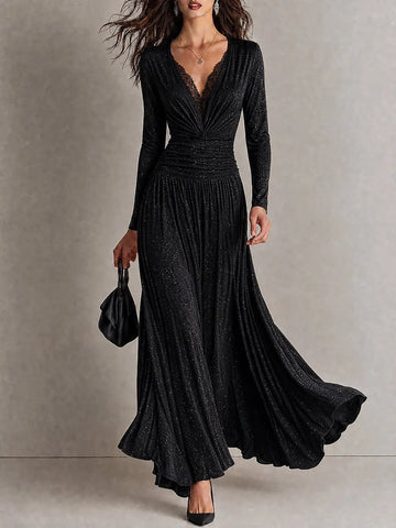 Vestido Longo Vintage com Detalhes em Renda e Cintura Plissada