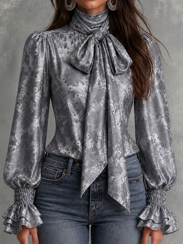 Blusa Retrô Cinza Estampada Damask com Gola de Laço de Cetim e Punho Franzido