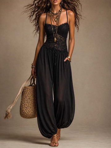 Macacão Harem de Chiffon e Renda Preta com Gola Halter