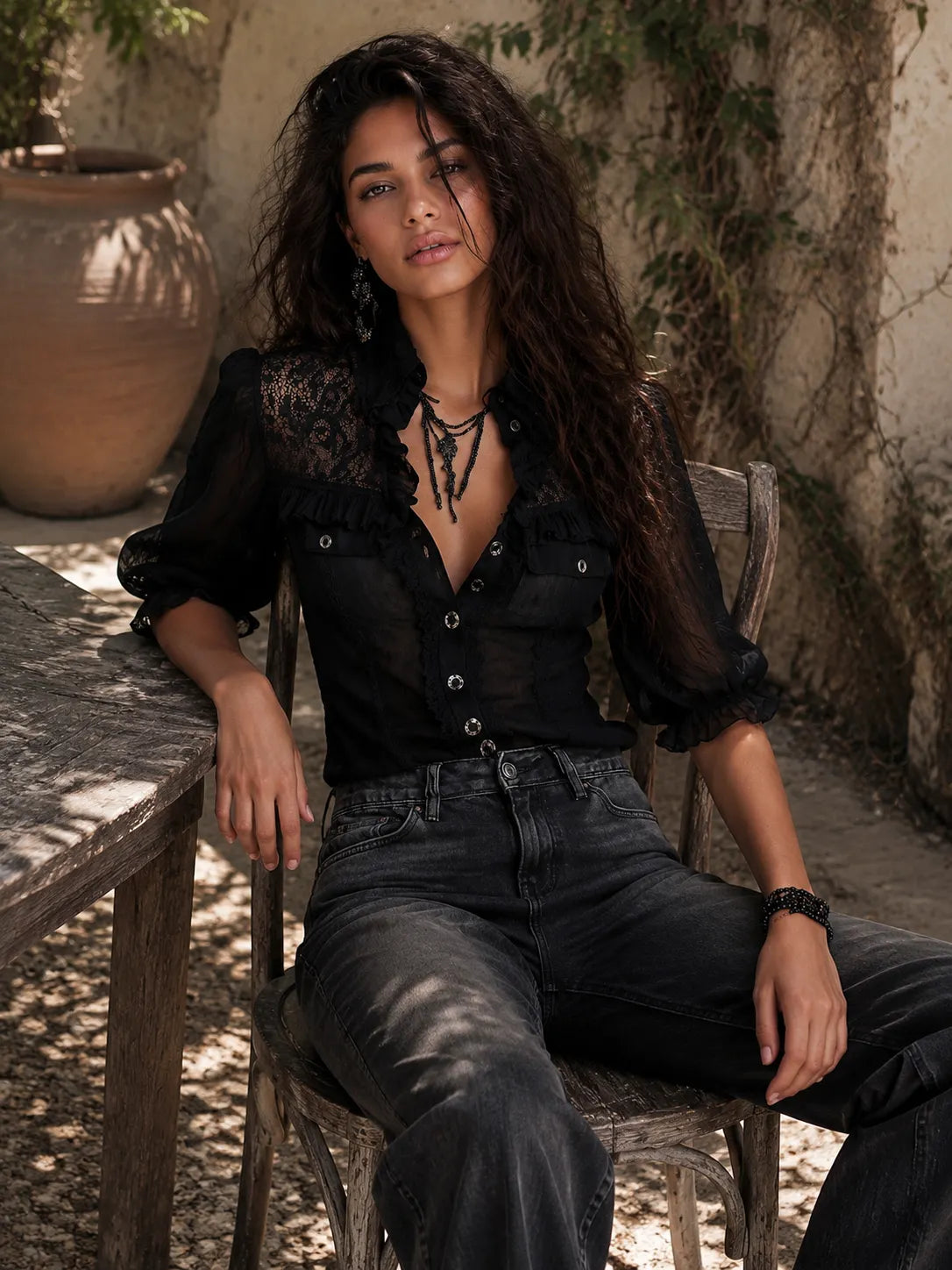 Chemisier à manches bouffantes en mélange Tencel-lin transparent, dentelle à volants et style bohème