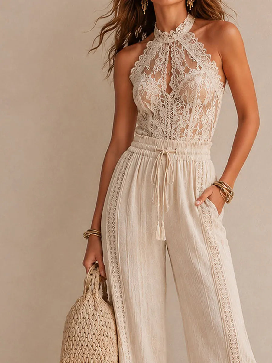 Combinaison pantalon dos nu bohème beige en dentelle, taille coulissante, jambes larges et ourlet effiloché