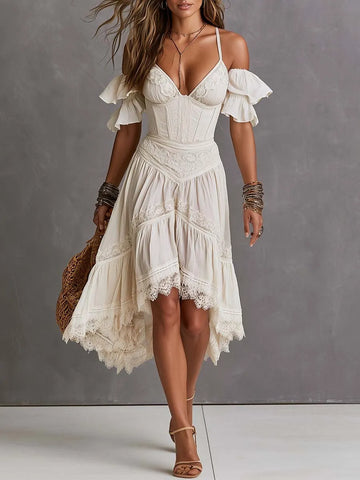 Vestido Midi Boho com Corset Tomara-que-Caia de Renda e Babados Pontas Assimétricas