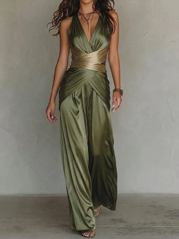 Macacão Boho Acetinado Verde Oliva com Decote Halter Transpassado e Calça Pantalona