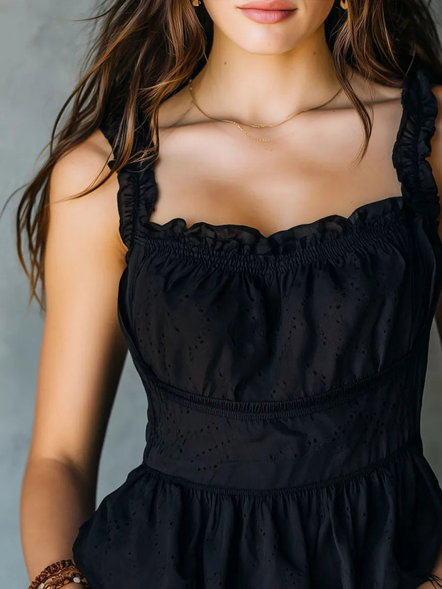 Camicetta boho nera smanicata con ricami traforati
