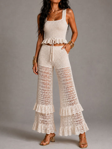 Conjunto Boho de Cropped de Crochê Bege com Babados e Calça Pantalona