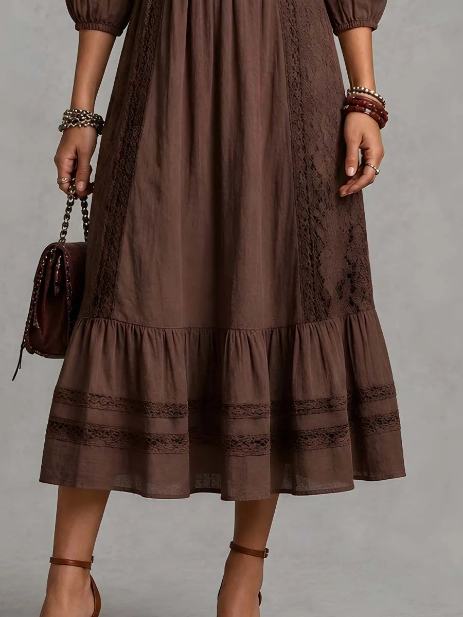Vestido Midi de Algodão e Linho Vintage com Detalhes em Renda e Cintura Franzida