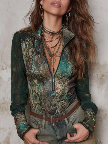 Blusa retrô de cetim com estampa de cobra, manga longa e zíper frontal