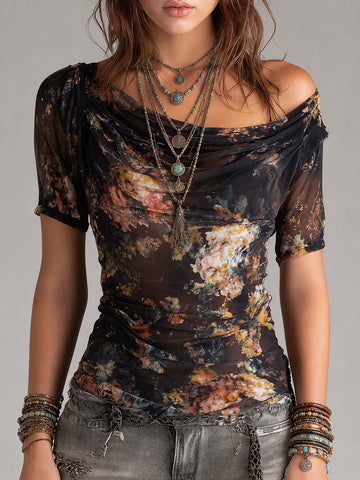 Blusa Ombro a Ombro em Tule com Estampa Floral Escura e Franzido