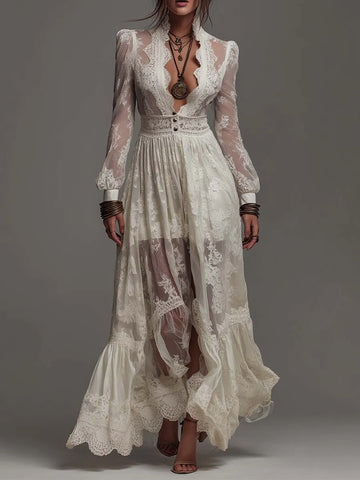 Vestido Longo Boho Romântico de Chiffon e Renda Floral Transparente com Gola V, Manga Longa Bufante, Botões na Cintura e Bainha com Babados
