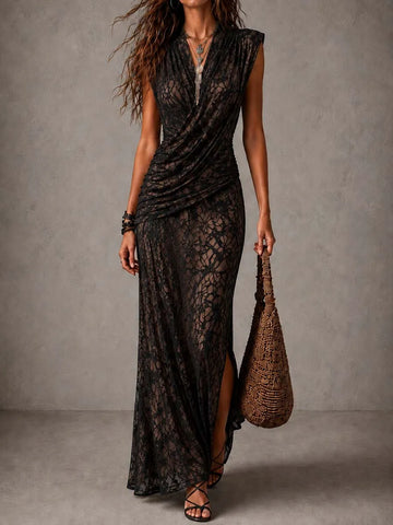 Vestido Maxi Vintage Preto Floral de Renda com Drapeado e Fenda Alta