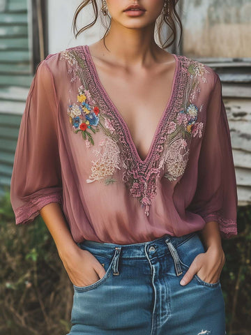 Chemisier élégant en mousseline à broderies florales gris-violet et demi-manches