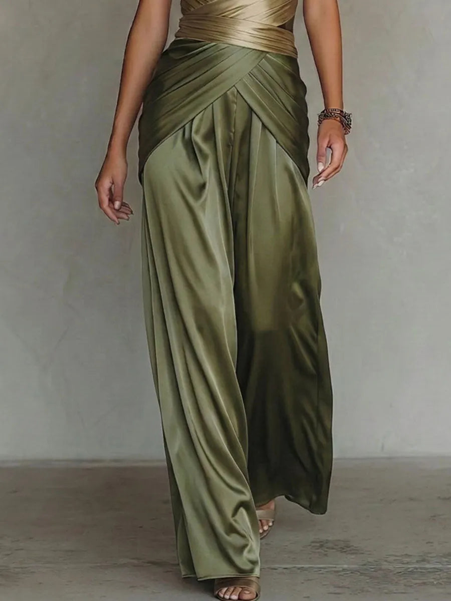 Combinaison ample bohème en satin vert olive à col bénitier, décolleté en V et cache-cœur