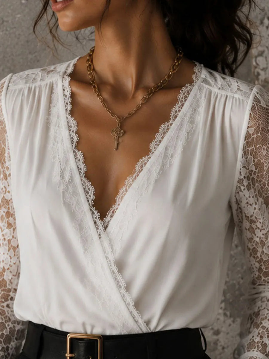 Chemisier élégant à encolure en V cache-cœur et manches en dentelle transparente