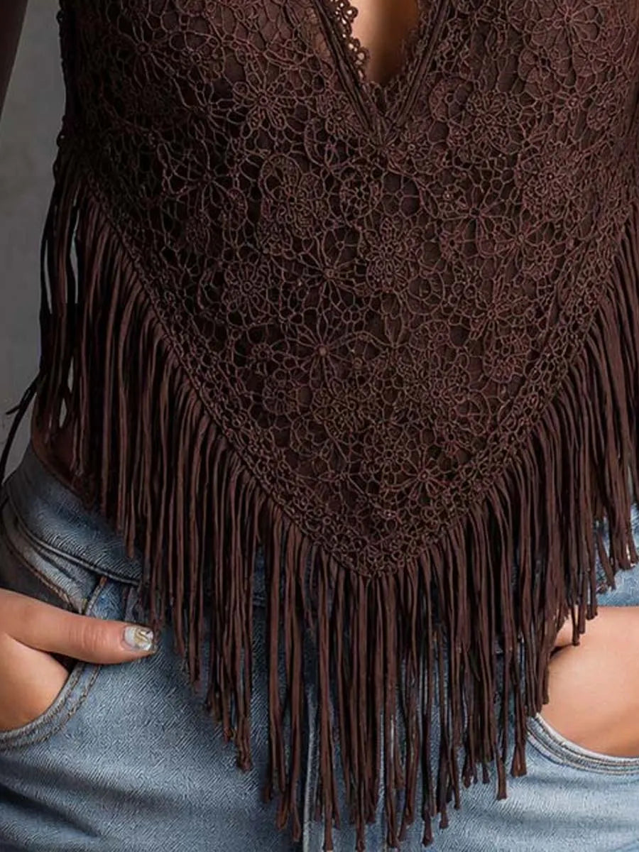 Haut court bohème sans manches à col en V, dentelle et ourlet à franges