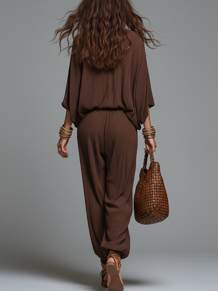 Conjunto Coordenado de Calça Harem e Blusa Batwing com Decote V Texturizado na Cor Espresso Quente