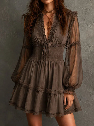 Mini abito da donna a maniche trasparenti con pizzo e vita arricciata in misto cotone e lino, stile boho