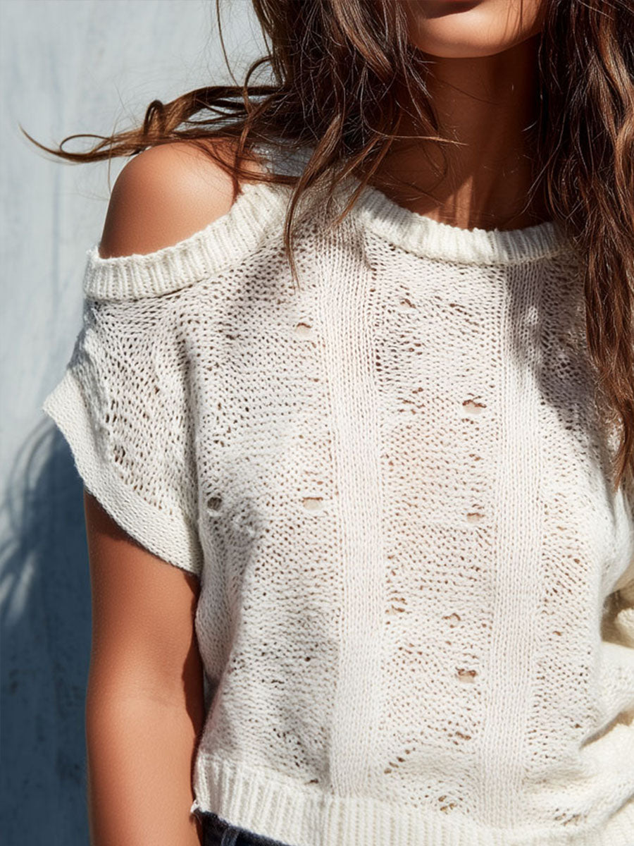 Haut pull bohème ivoire en tricot ajouré à épaules dénudées