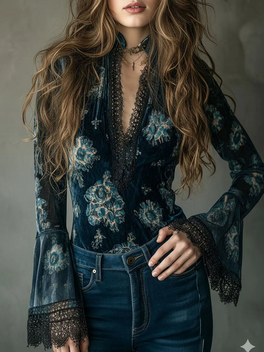 Chemisier en velours et dentelle bleu rétro à fleurs, avec manches cloche