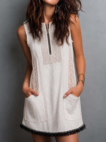 Minivestido Sem Mangas Boho de Linho com Painel de Renda e Bainha de Franjas