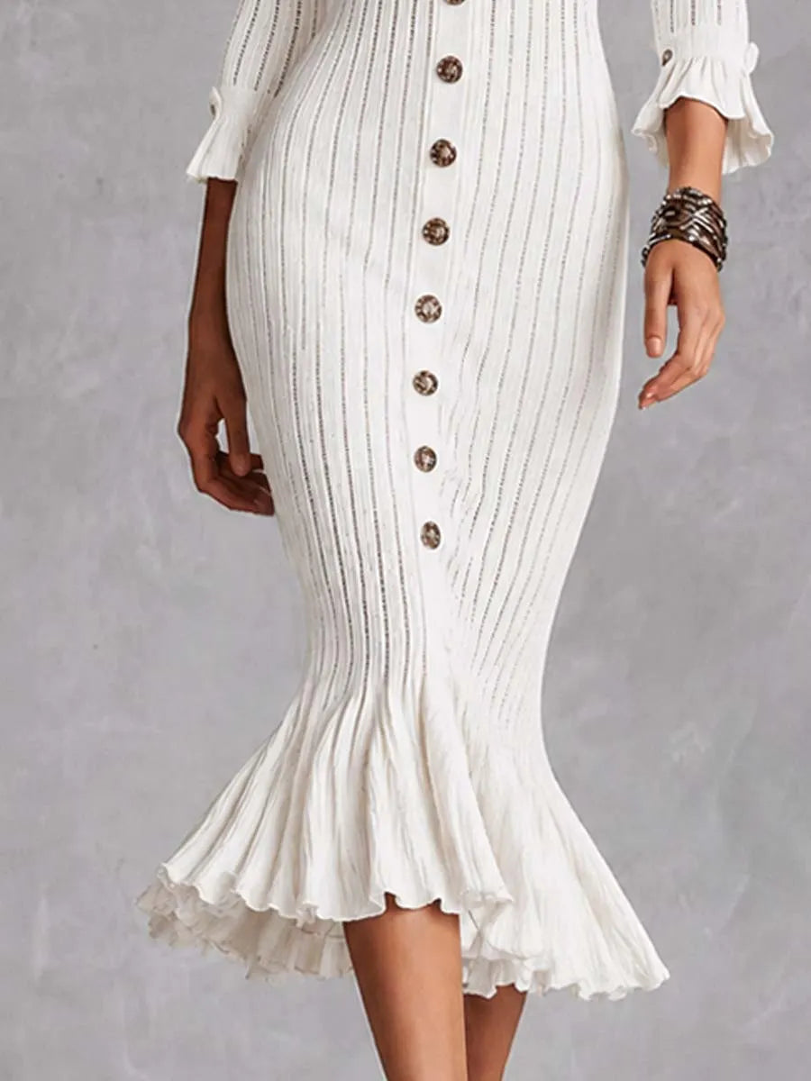 Robe mi-longue élégante en maille côtelée à col en V, boutonnée sur le devant, avec poignets à volants et coupe sirène