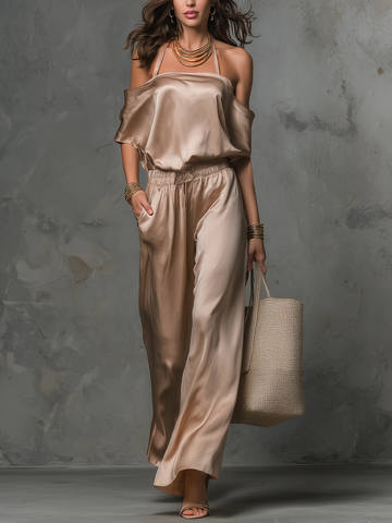 Elegante Completo Due Pezzi in Raso con Halter e Spalle Scoperte