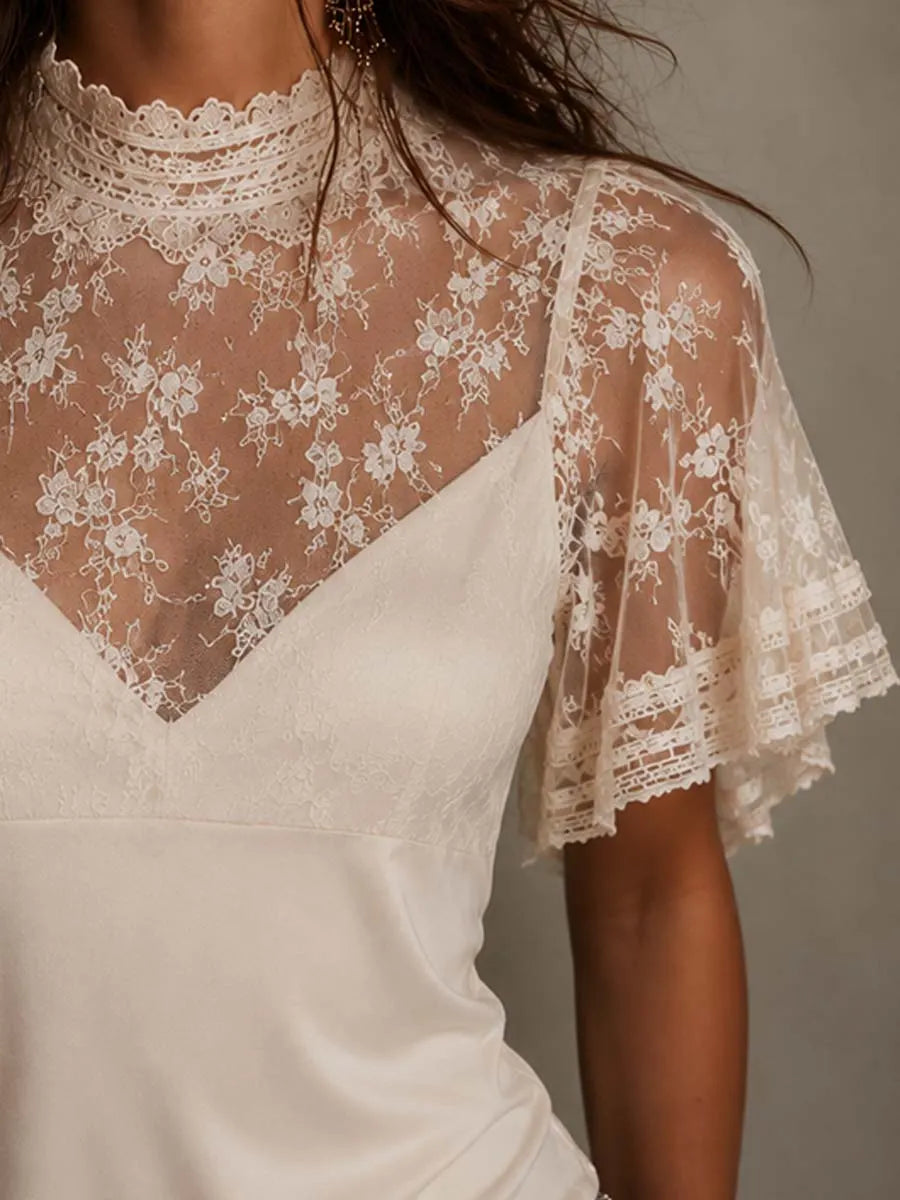 Camicetta Vintage a Collo Alto in Pizzo Floreale con Maniche a Volant