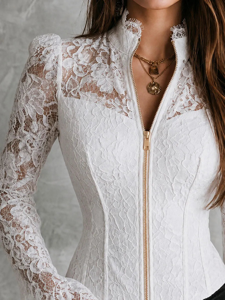 Chemisier romantique à col montant zippé en dentelle florale blanche avec manches évasées