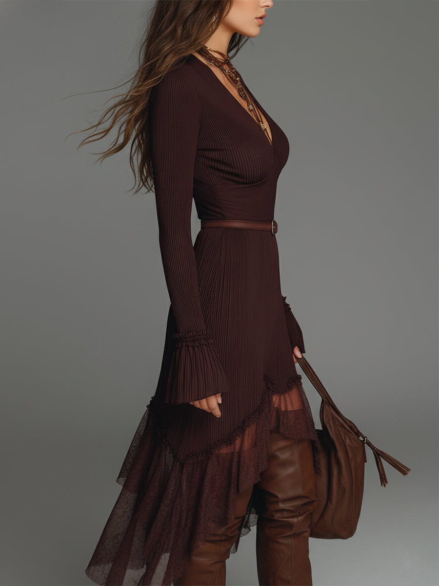 Robe mi-longue plissée avec empiècements en résille et ceinture style bohème